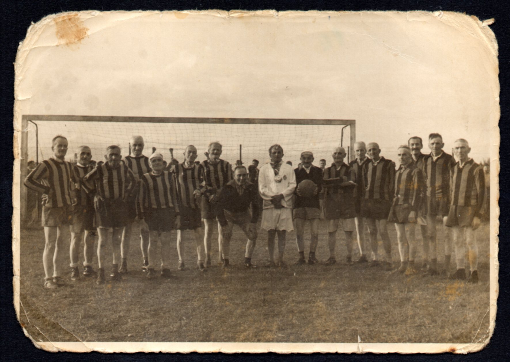 Gonars primi anni 50 partita celibi ammogliati - 602